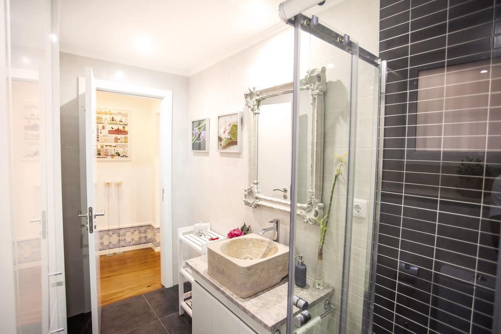 Typical Bairro Alto Apartment リスボン エクステリア 写真
