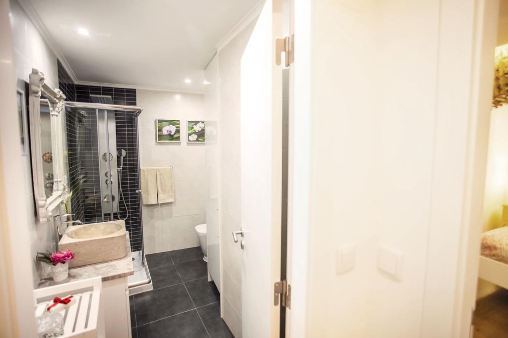 Typical Bairro Alto Apartment リスボン エクステリア 写真