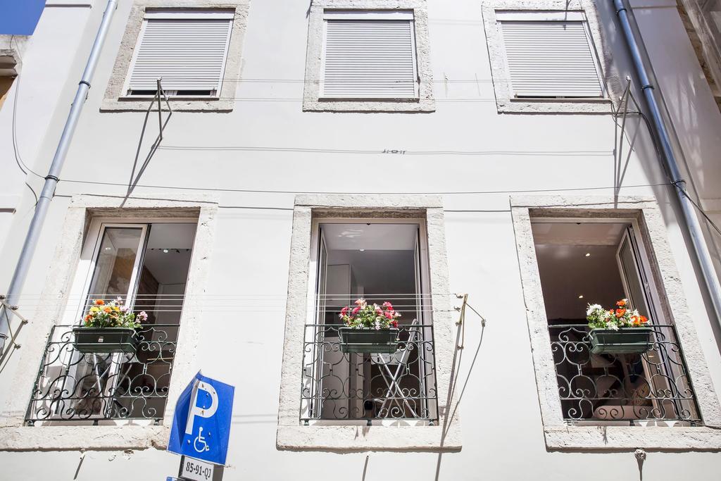 Typical Bairro Alto Apartment リスボン エクステリア 写真