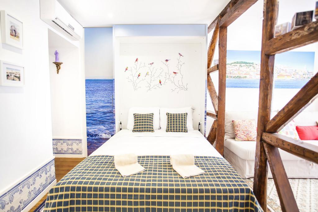 Typical Bairro Alto Apartment リスボン エクステリア 写真