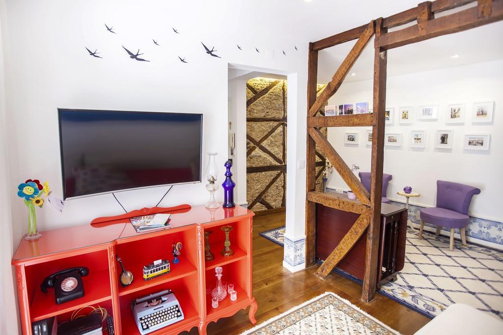 Typical Bairro Alto Apartment リスボン エクステリア 写真