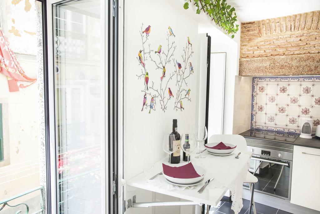 Typical Bairro Alto Apartment リスボン エクステリア 写真