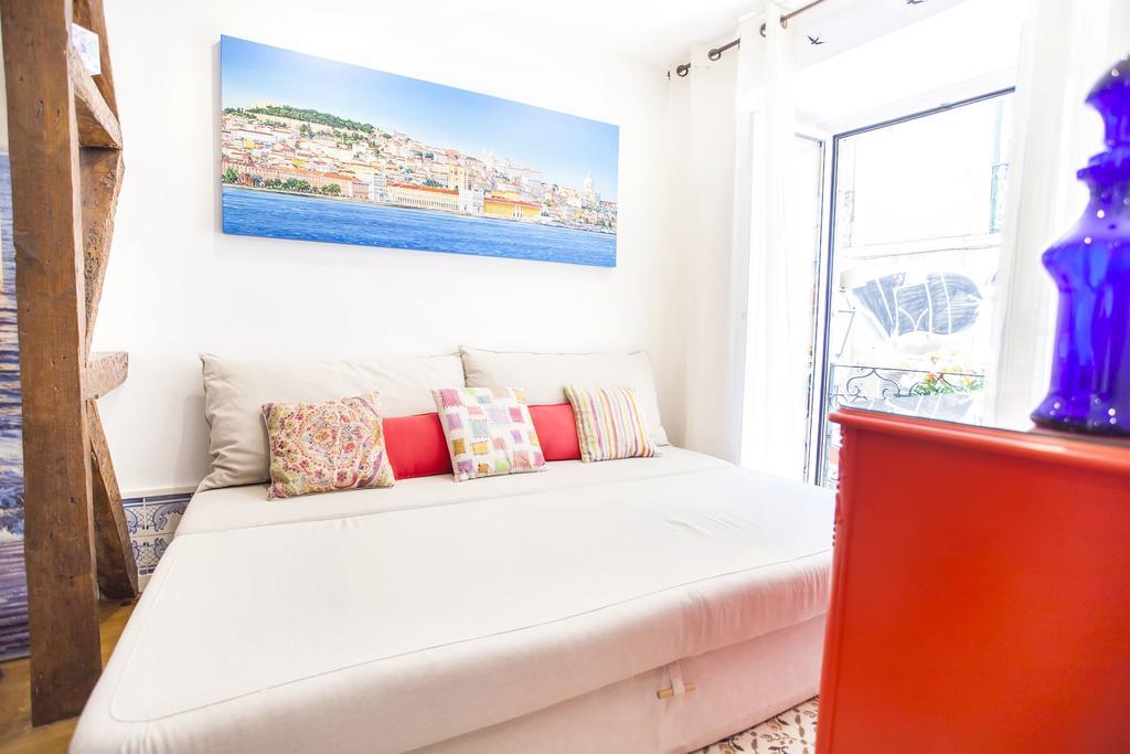Typical Bairro Alto Apartment リスボン エクステリア 写真