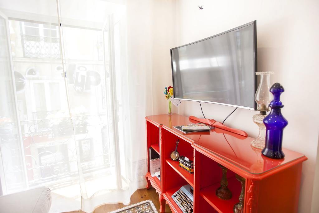 Typical Bairro Alto Apartment リスボン エクステリア 写真