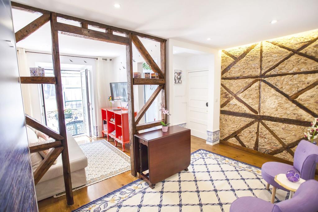 Typical Bairro Alto Apartment リスボン エクステリア 写真