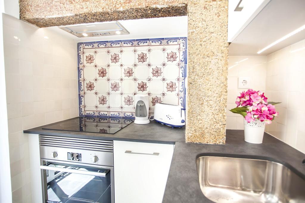 Typical Bairro Alto Apartment リスボン エクステリア 写真